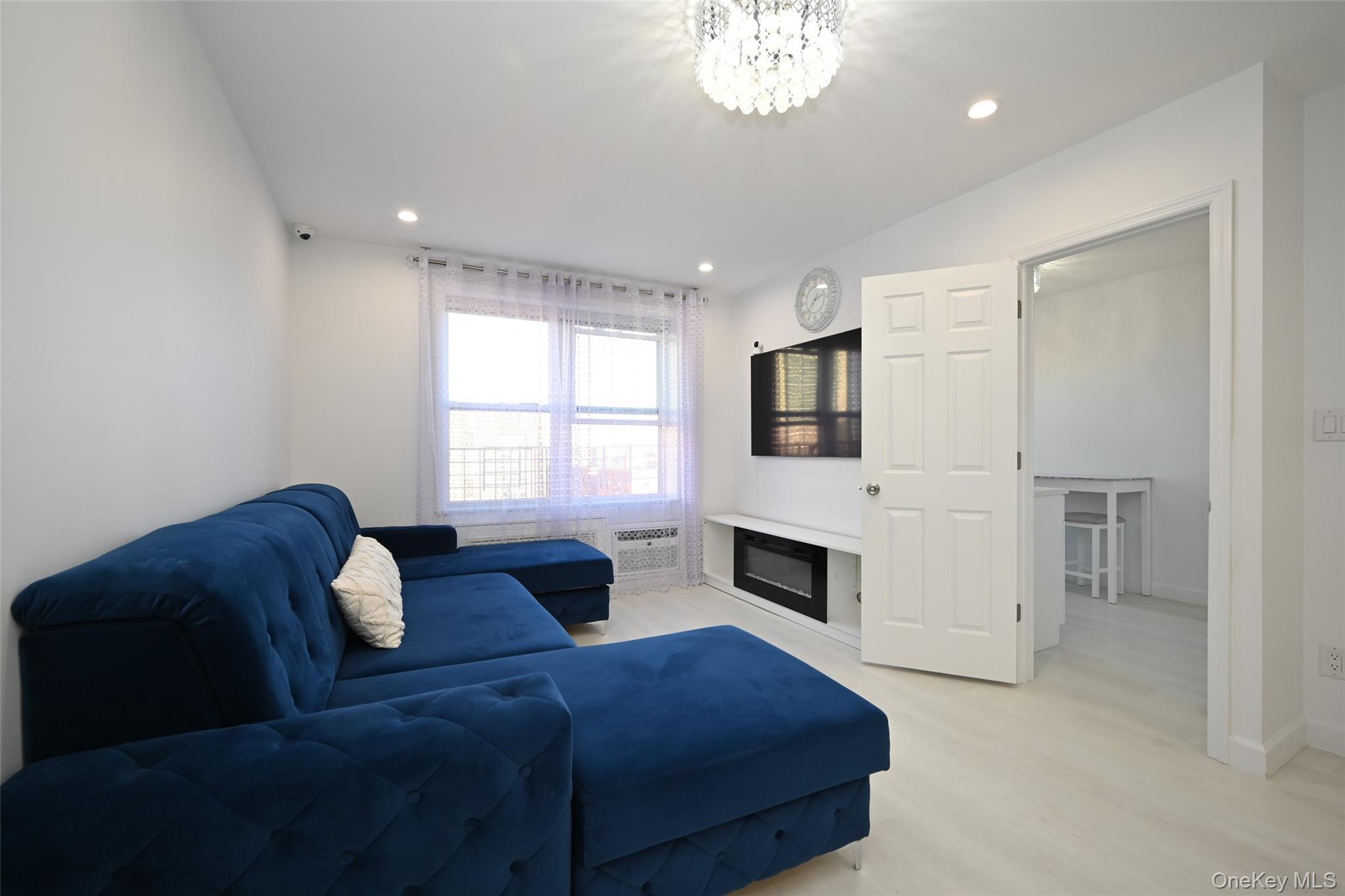 Condo Queens  Queens, NY 11375, MLS-971117-10