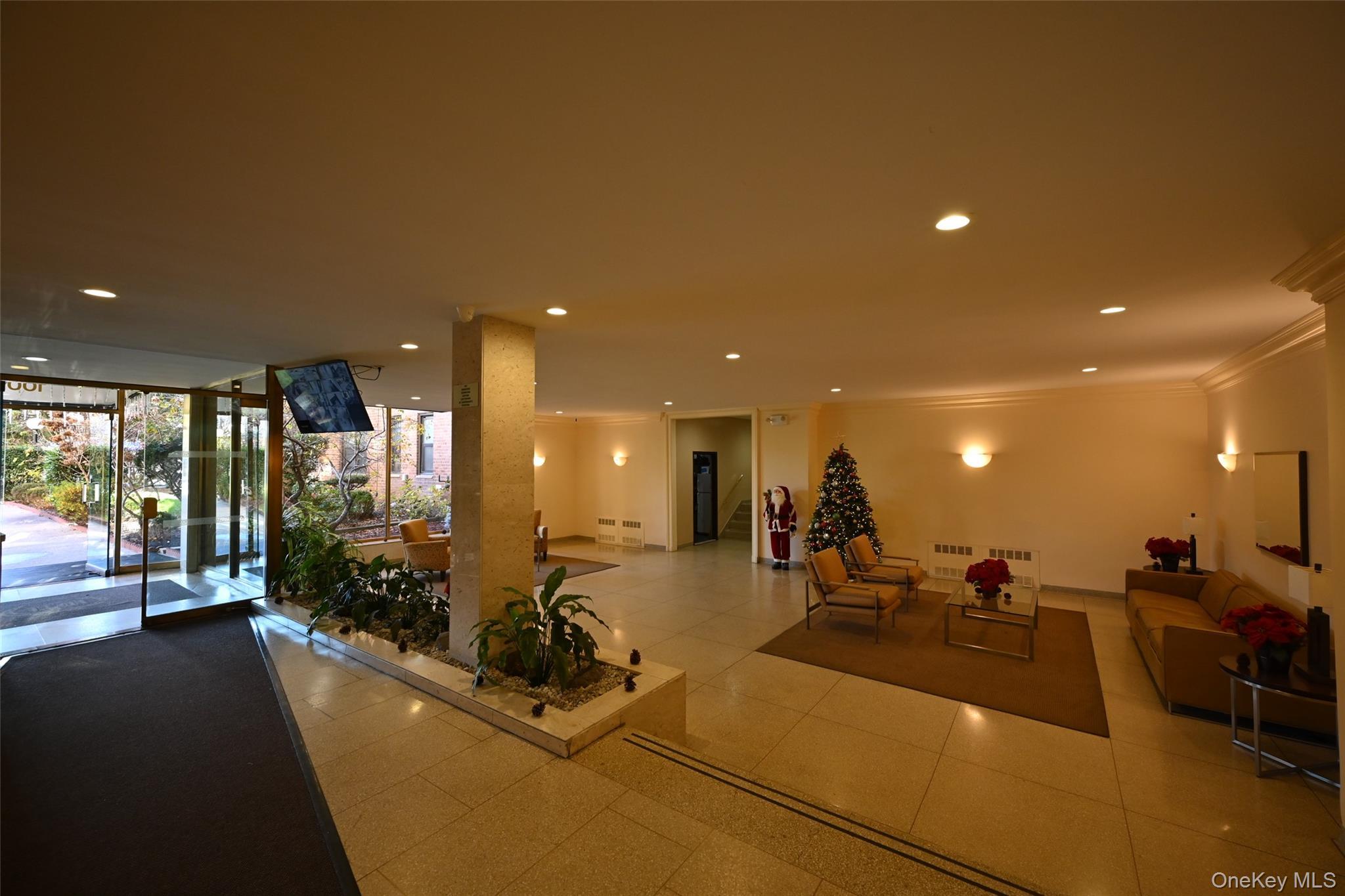 Condo Queens  Queens, NY 11375, MLS-971117-2