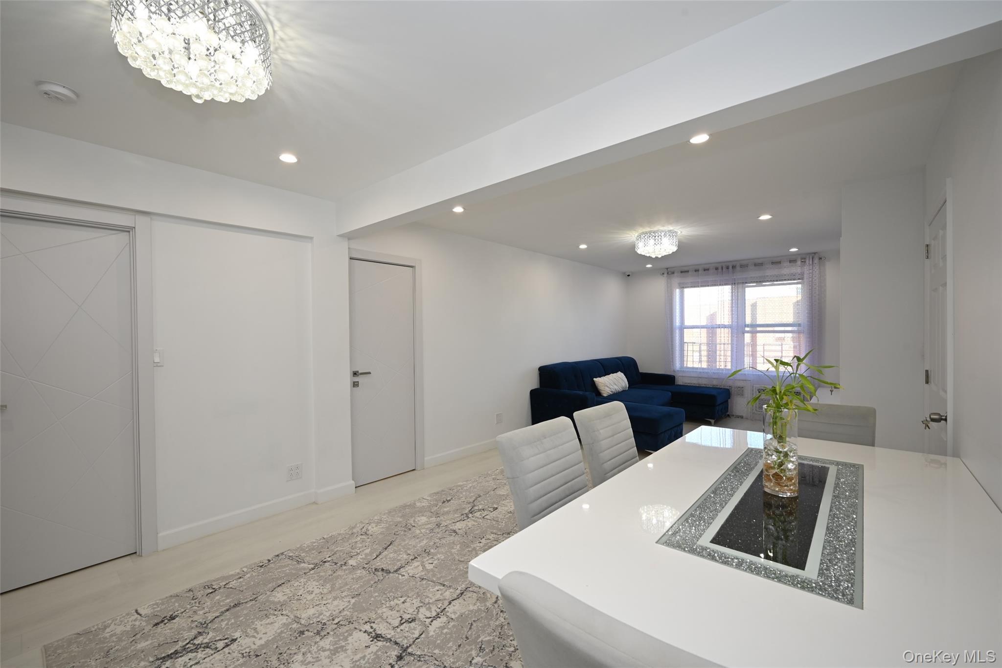 Condo Queens  Queens, NY 11375, MLS-971117-4