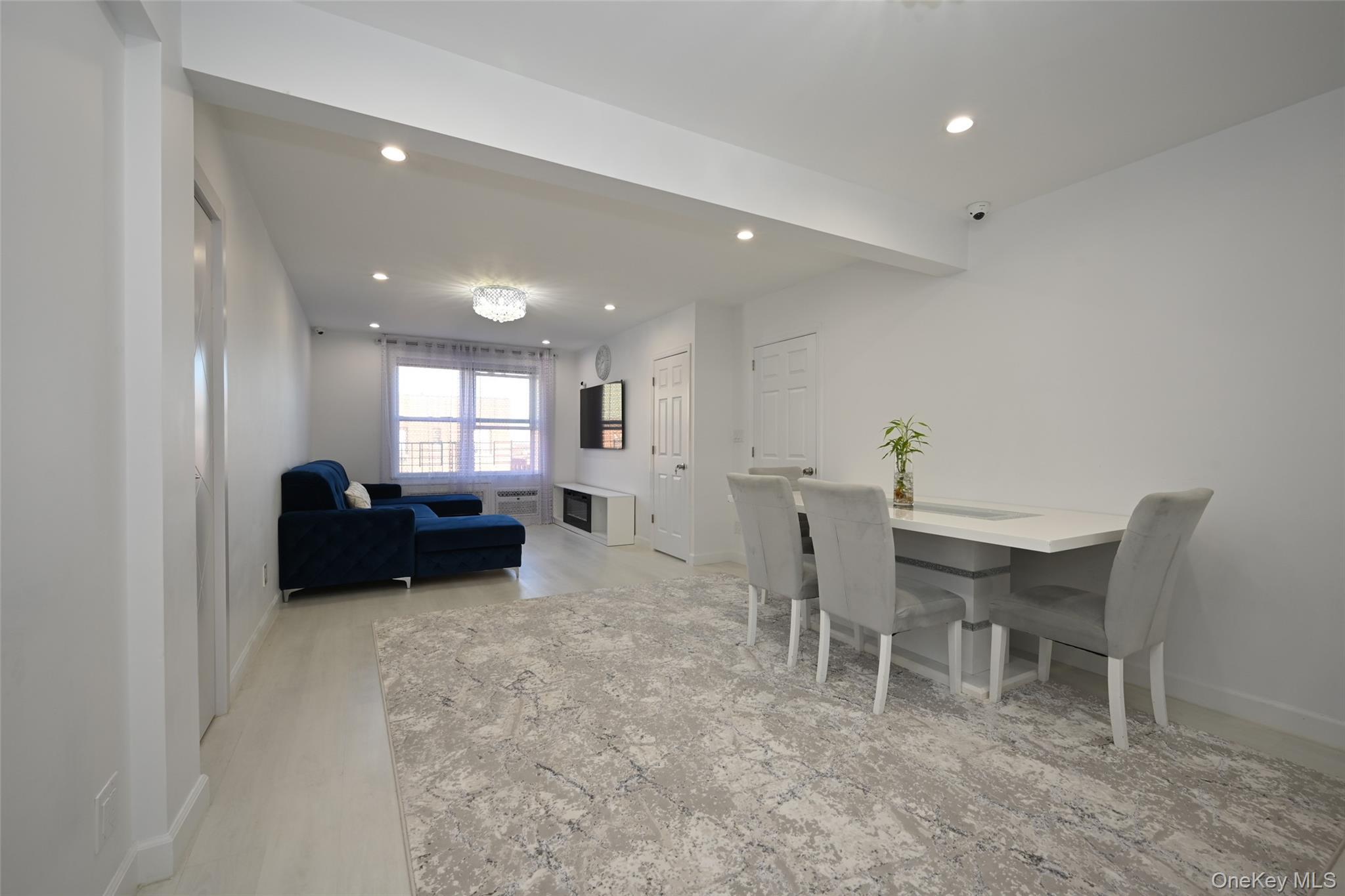 Condo Queens  Queens, NY 11375, MLS-971117-9