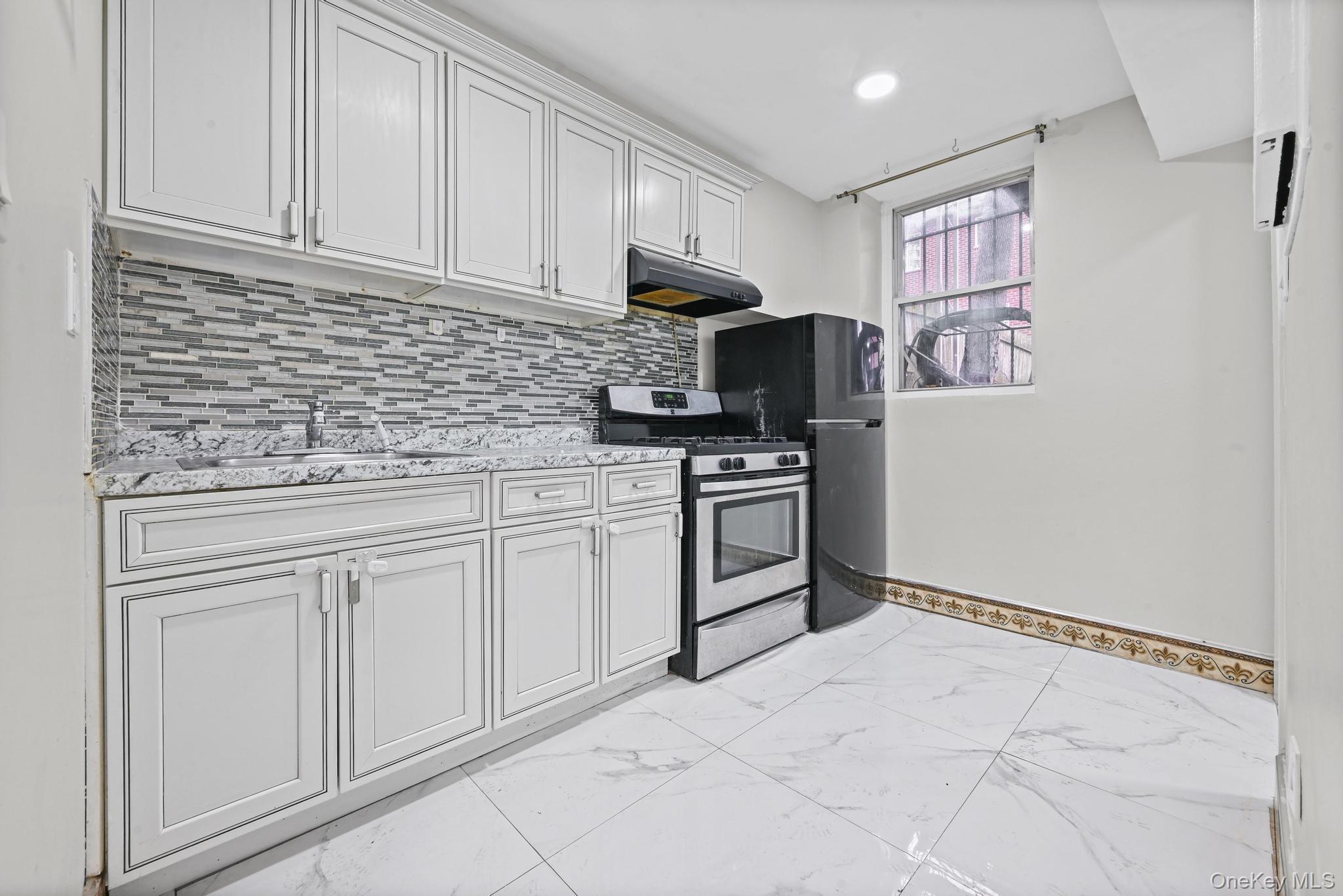 Single Family 65th  Queens, NY 11367, MLS-971146-9