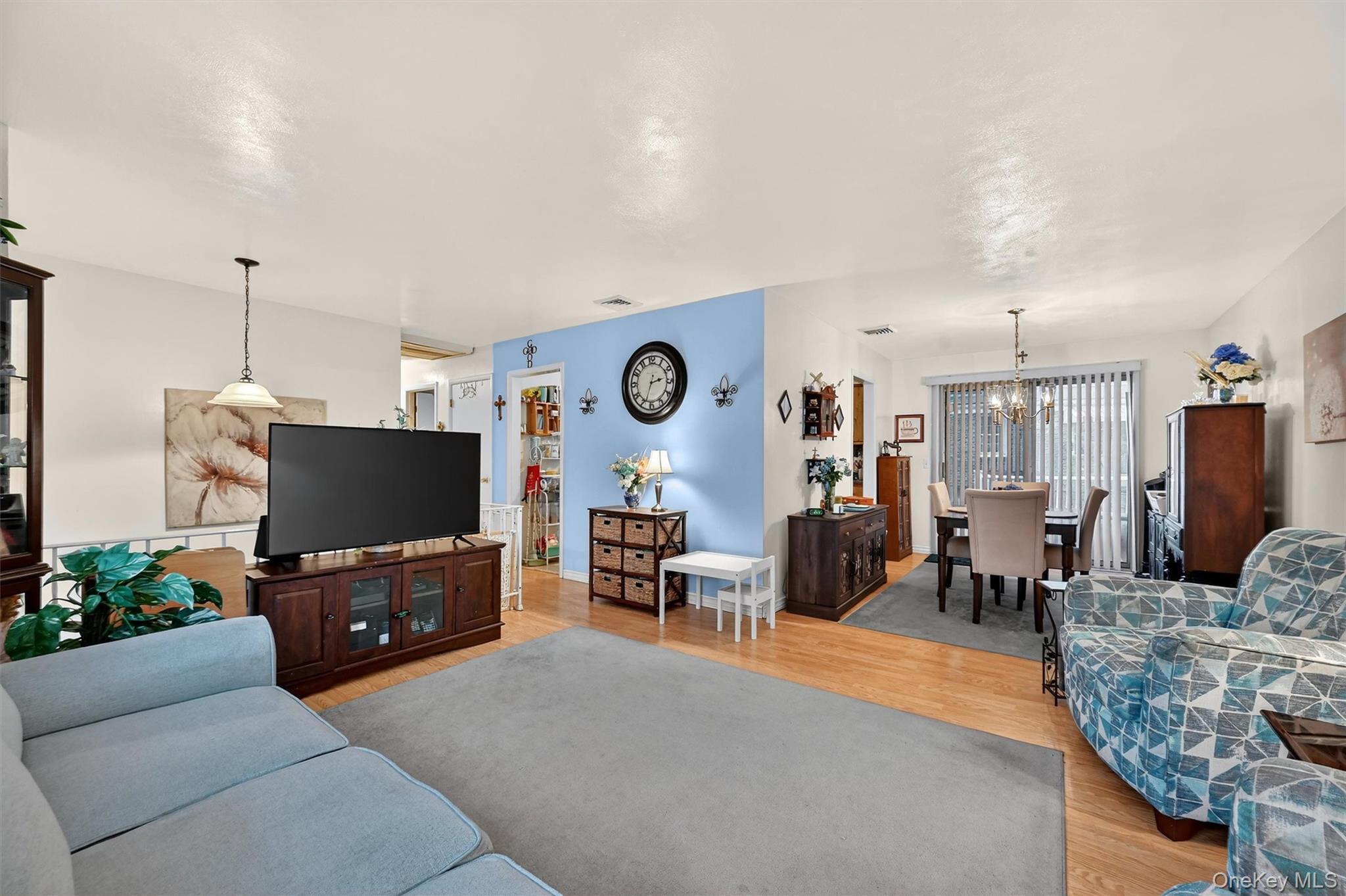 Single Family Samsondale  Rockland County, NY 10993, MLS-971155-9