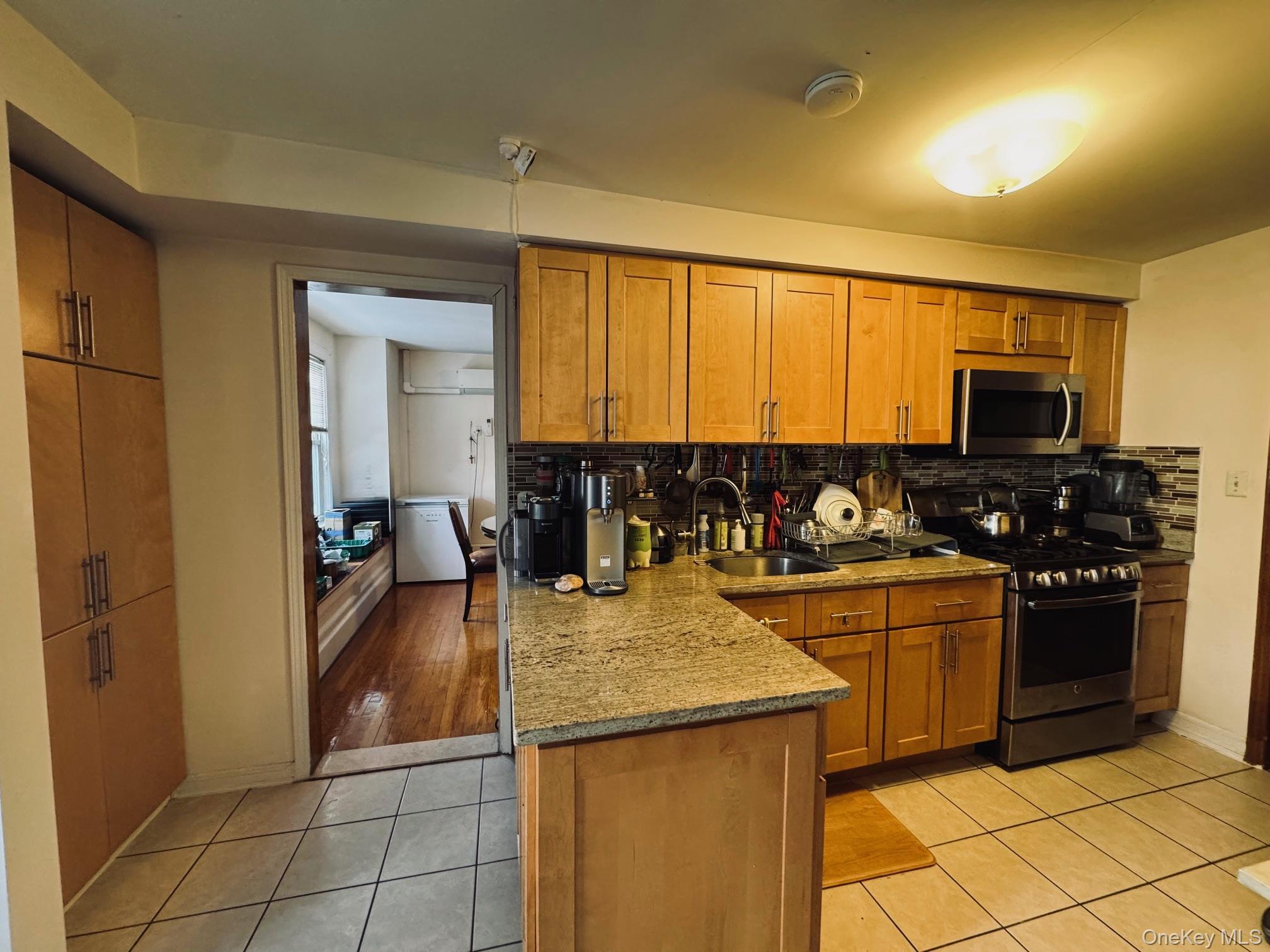 Single Family 166th  Queens, NY 11358, MLS-971162-10