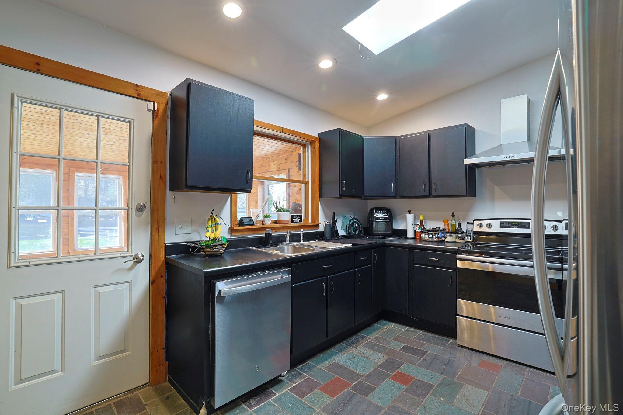 Single Family Main  Dutchess County, NY 12569, MLS-971184-11