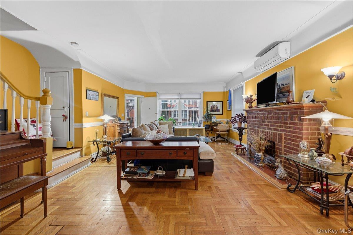 Single Family 83rd Queens, NY 11372, MLS-971196-4