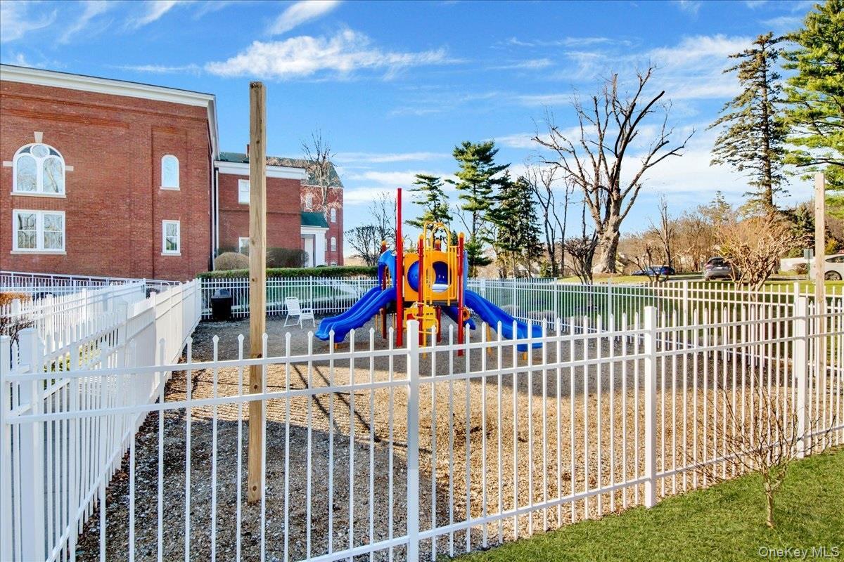 Condo Arbor  Westchester County, NY 10566, MLS-971204-25