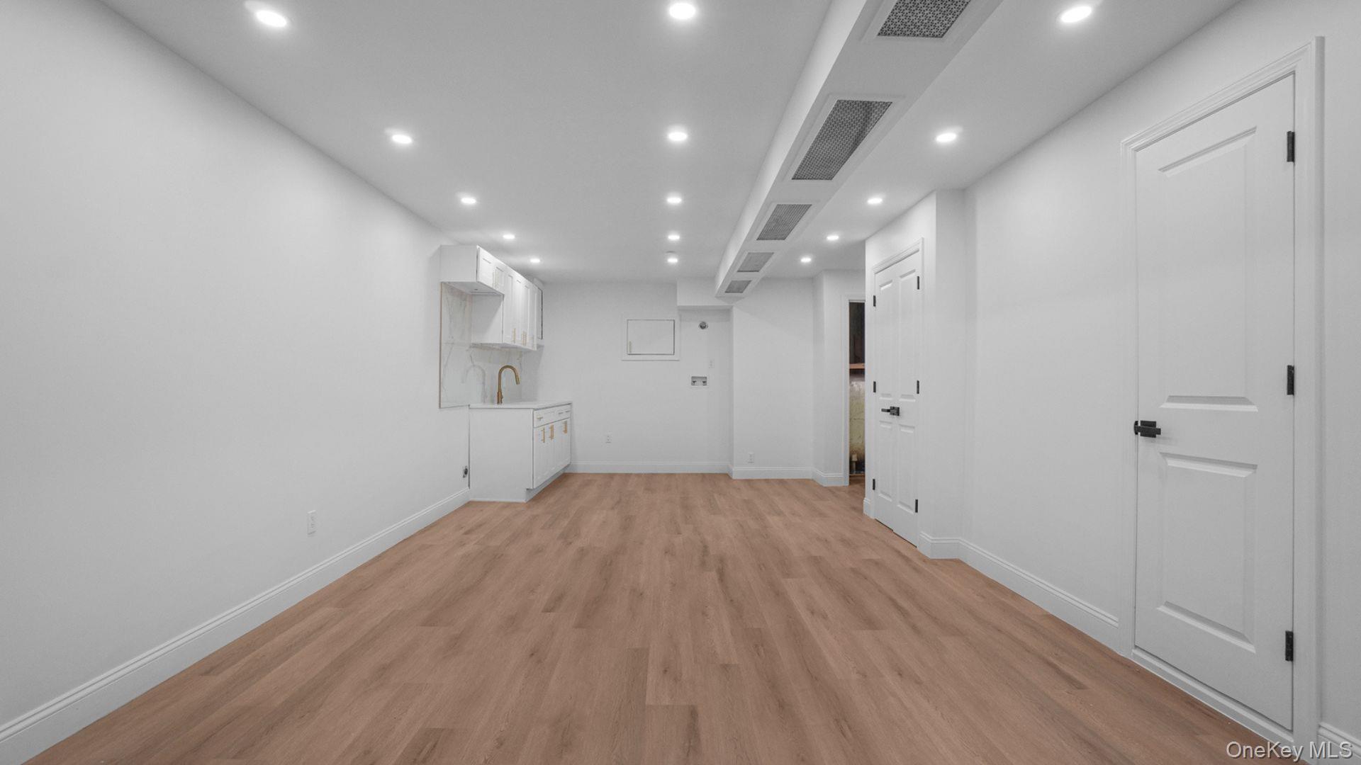 Single Family Edson Bronx, NY 10469, MLS-971232-17