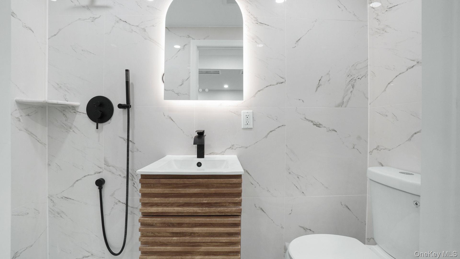 Single Family Edson Bronx, NY 10469, MLS-971232-21