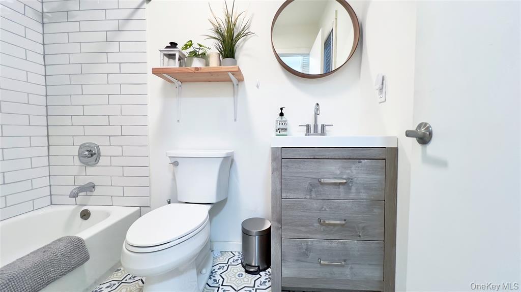 Single Family Horseshoe Lake Sullivan County, NY 12783, MLS-971264-27