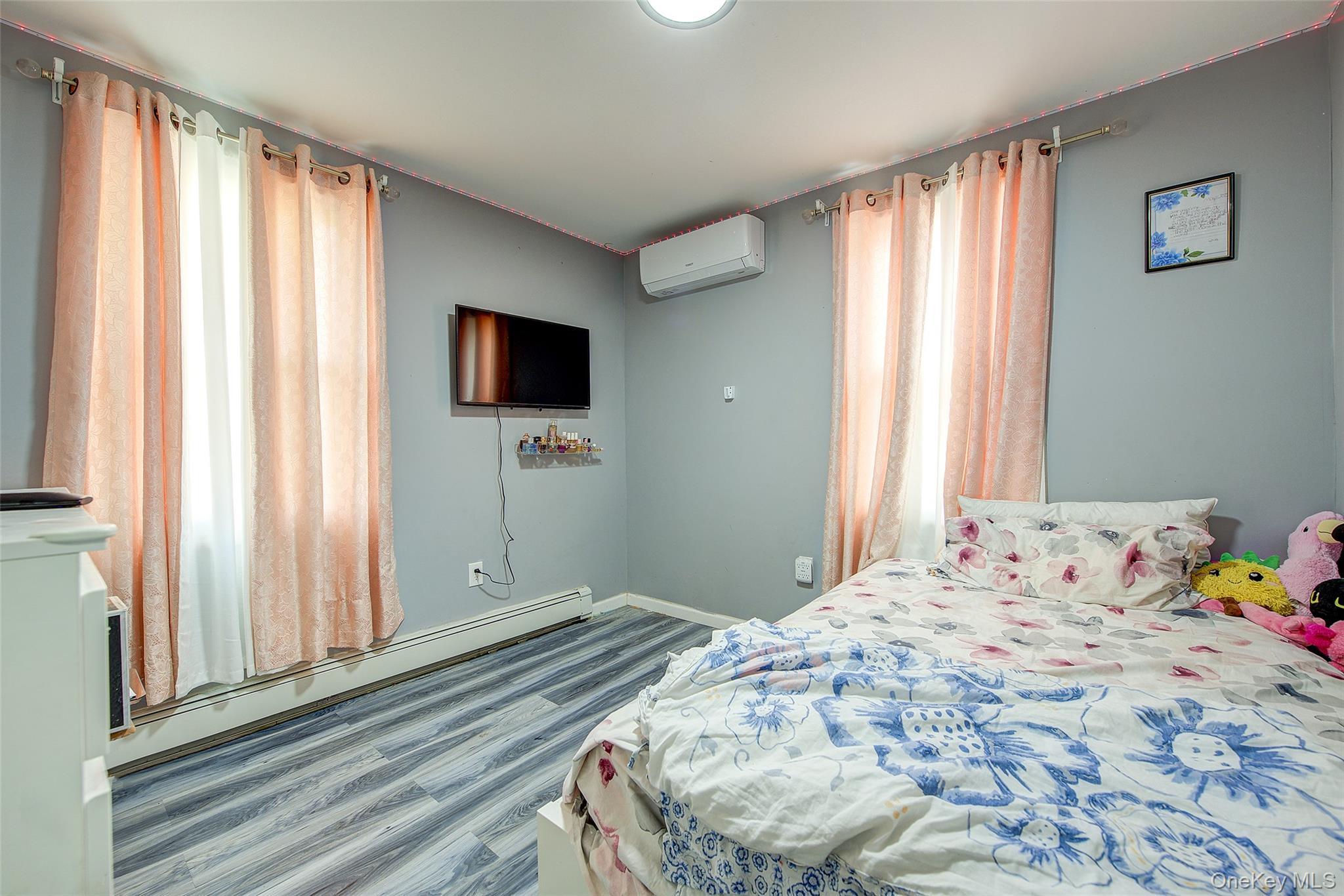 Single Family 110th  Queens, NY 11429, MLS-971276-24