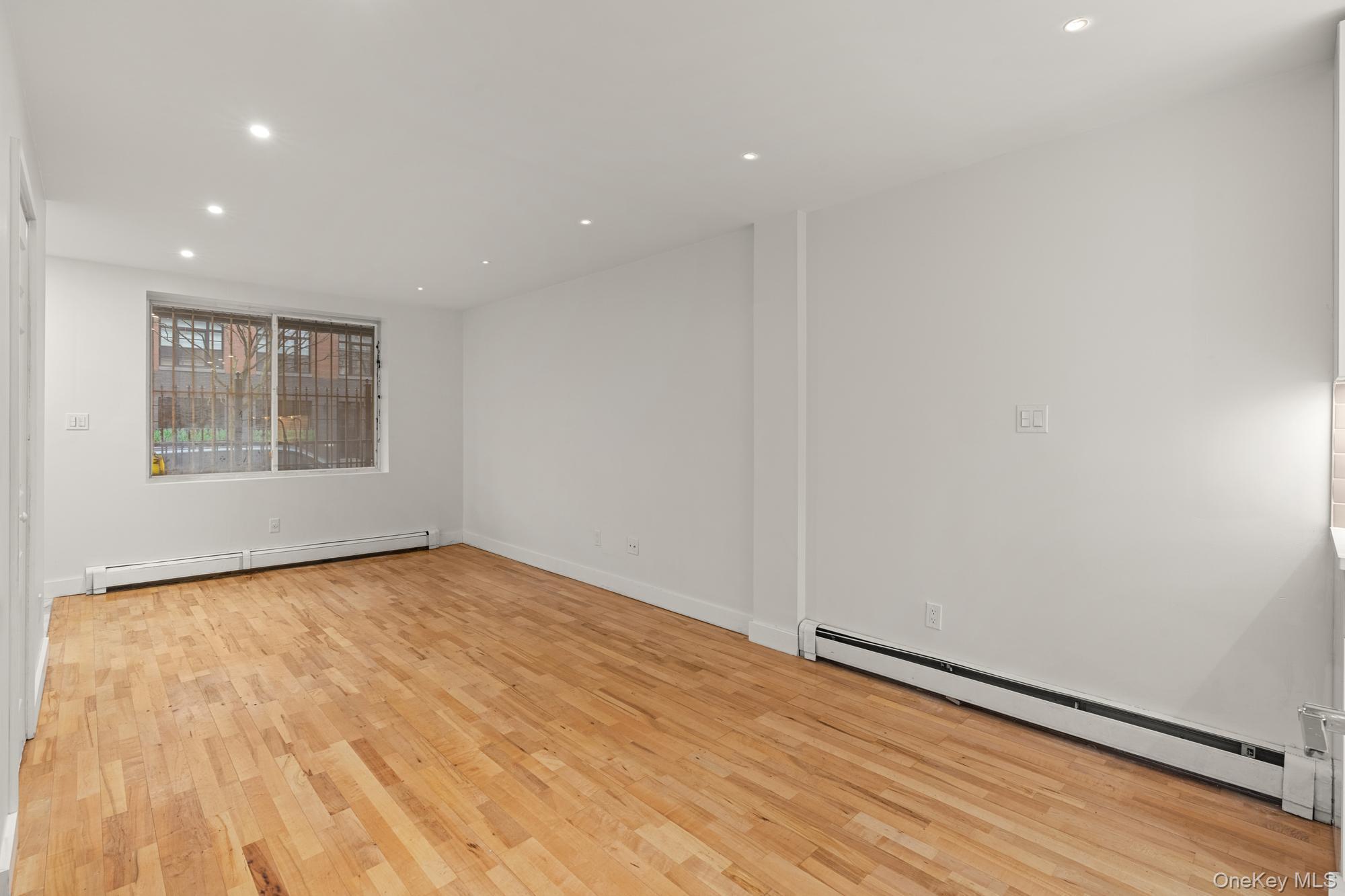 Condo Vernon  Brooklyn, NY 11206, MLS-971302-8