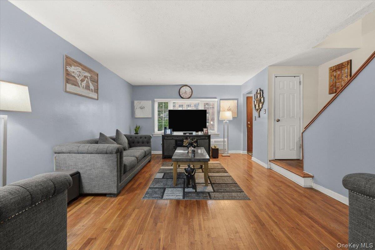 Single Family Adee  Bronx, NY 10469, MLS-971325-5