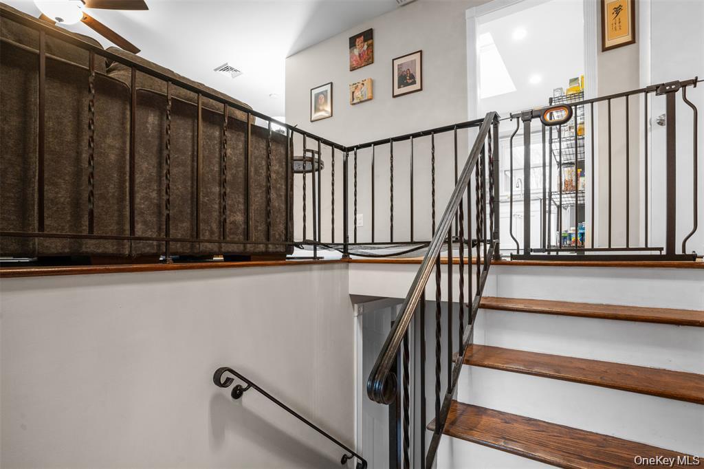 Single Family Velie  Dutchess County, NY 12540, MLS-971384-11