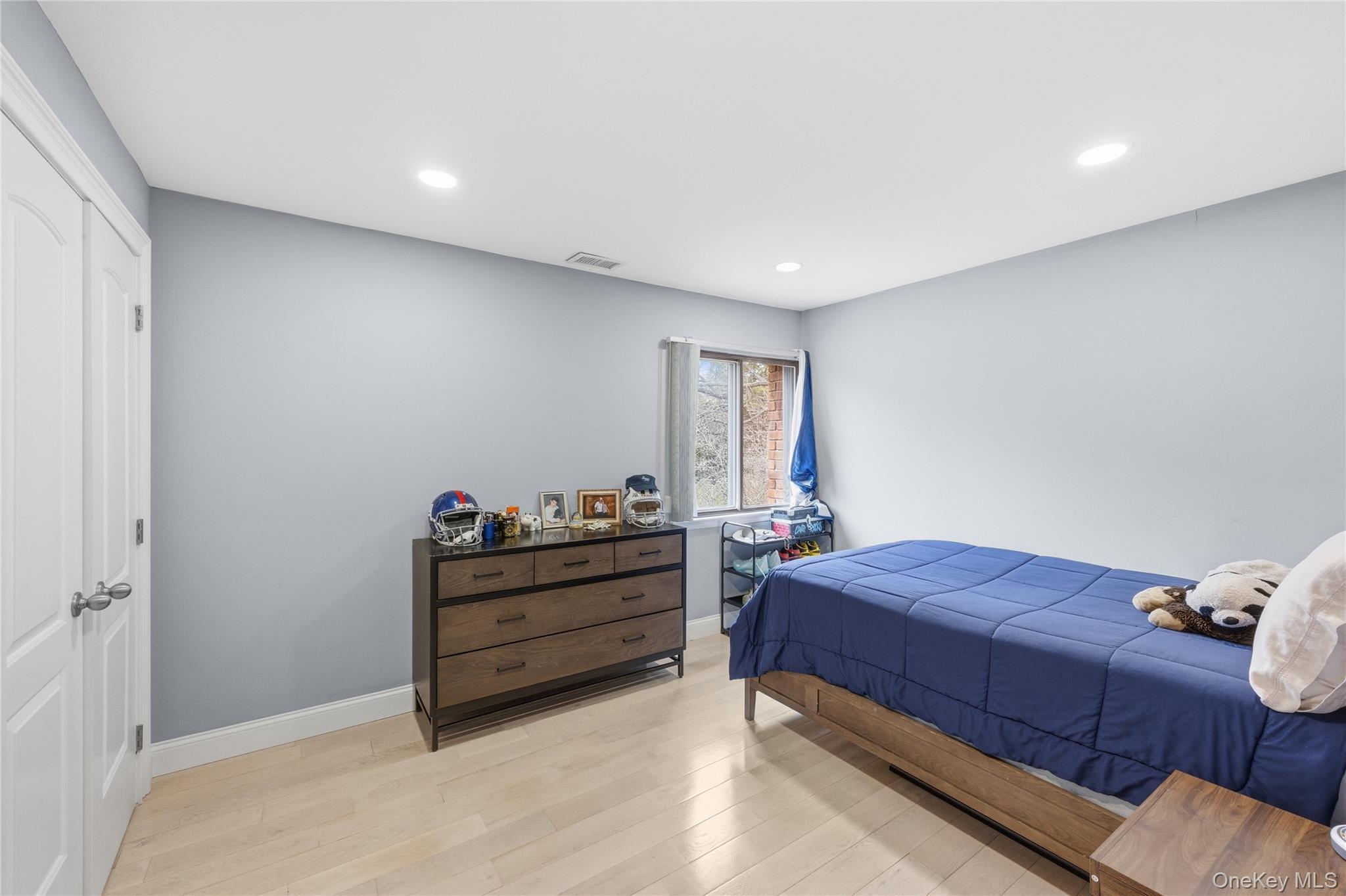 Condo Acorn Ponds  Nassau County, NY 11576, MLS-971389-14