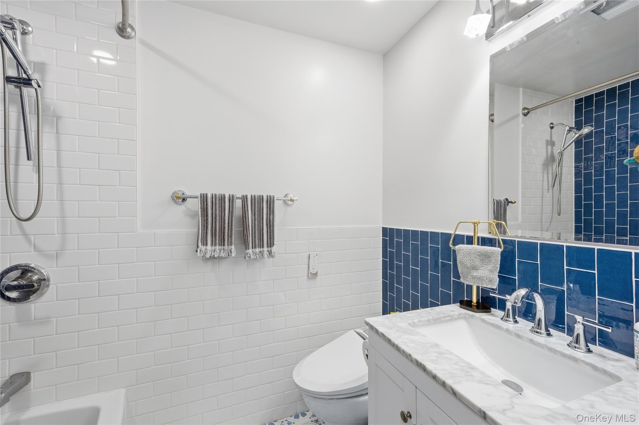 Condo Acorn Ponds  Nassau County, NY 11576, MLS-971389-15