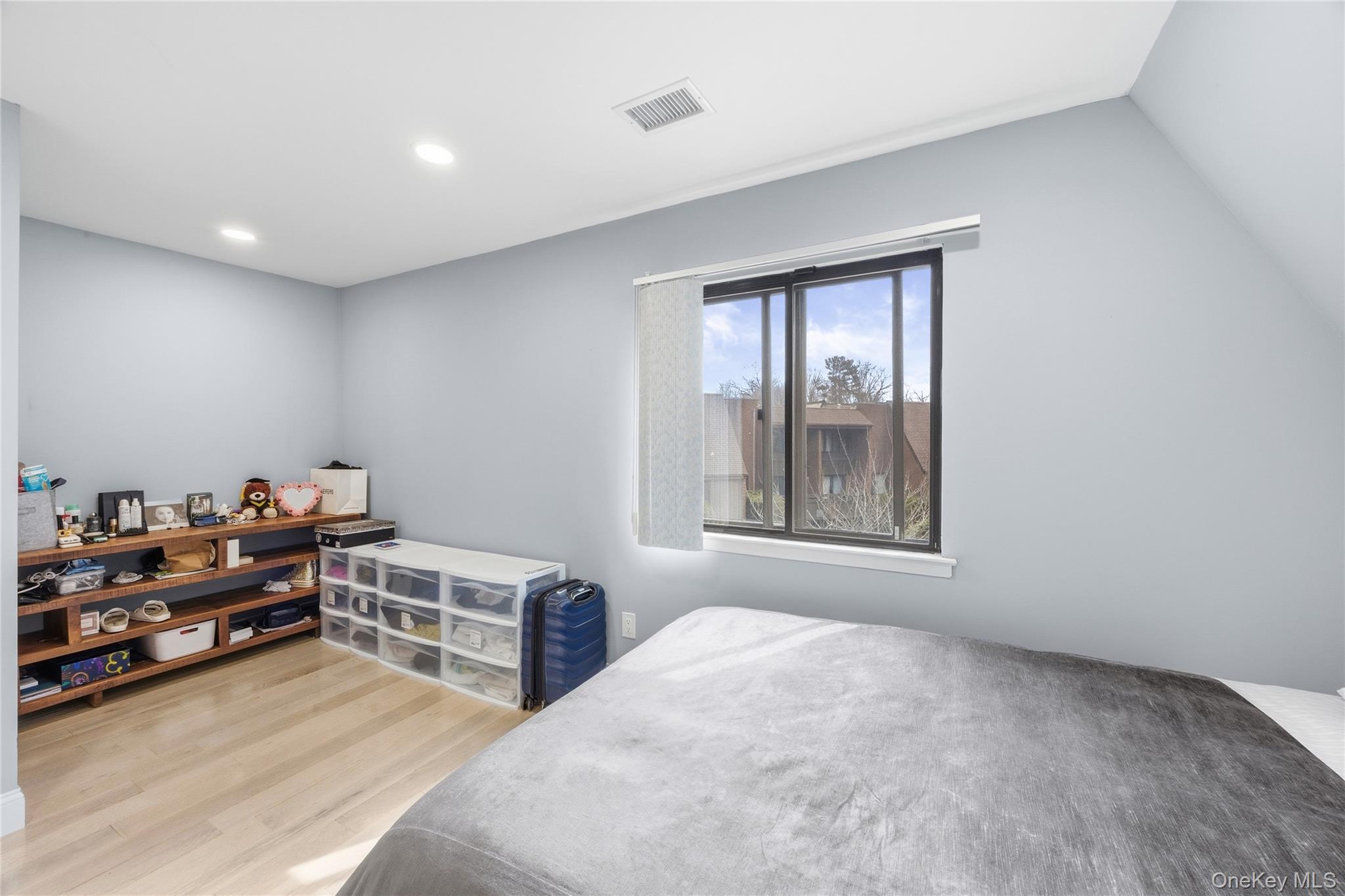 Condo Acorn Ponds  Nassau County, NY 11576, MLS-971389-17