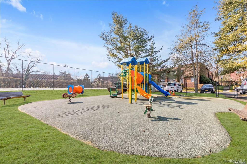 Condo Acorn Ponds  Nassau County, NY 11576, MLS-971389-21