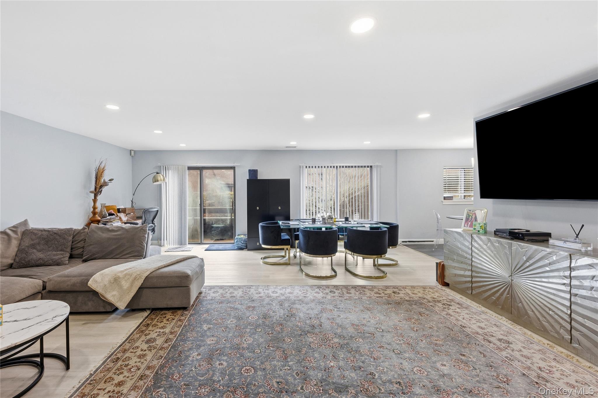 Condo Acorn Ponds  Nassau County, NY 11576, MLS-971389-4