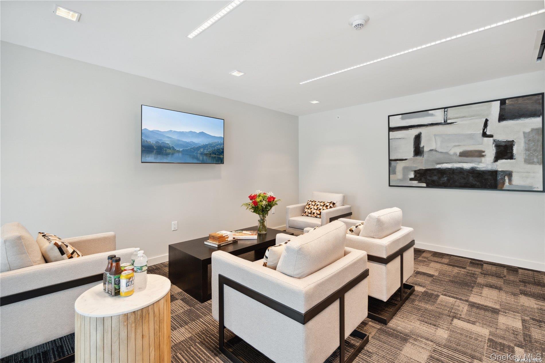 Condo Middle Neck  Nassau County, NY 11021, MLS-971394-18