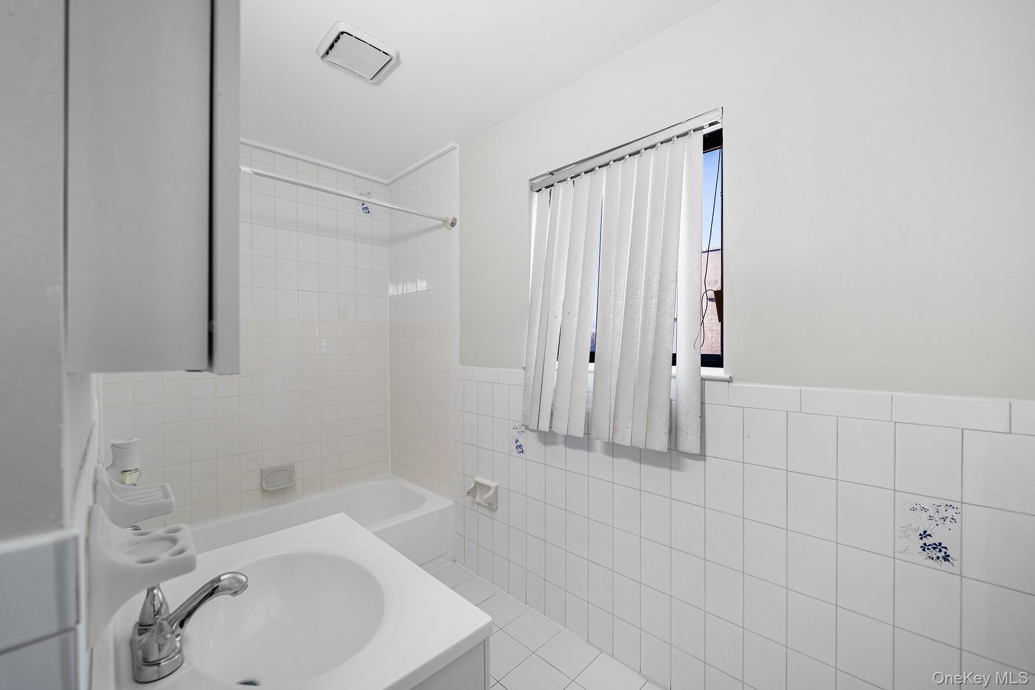 Condo Conduit  Queens, NY 11417, MLS-971399-18