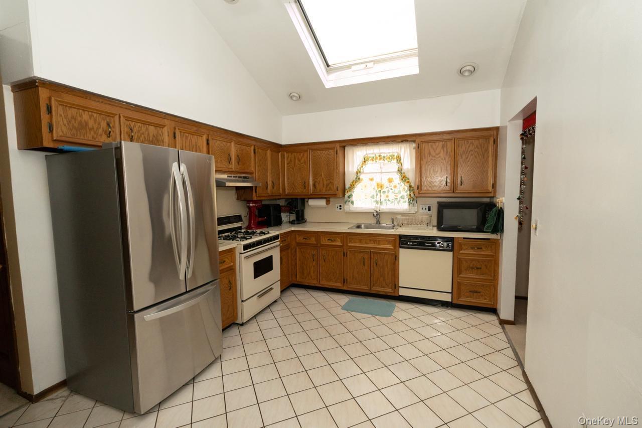 Single Family S 10th Street Nassau County, NY 11040, MLS-971409-27