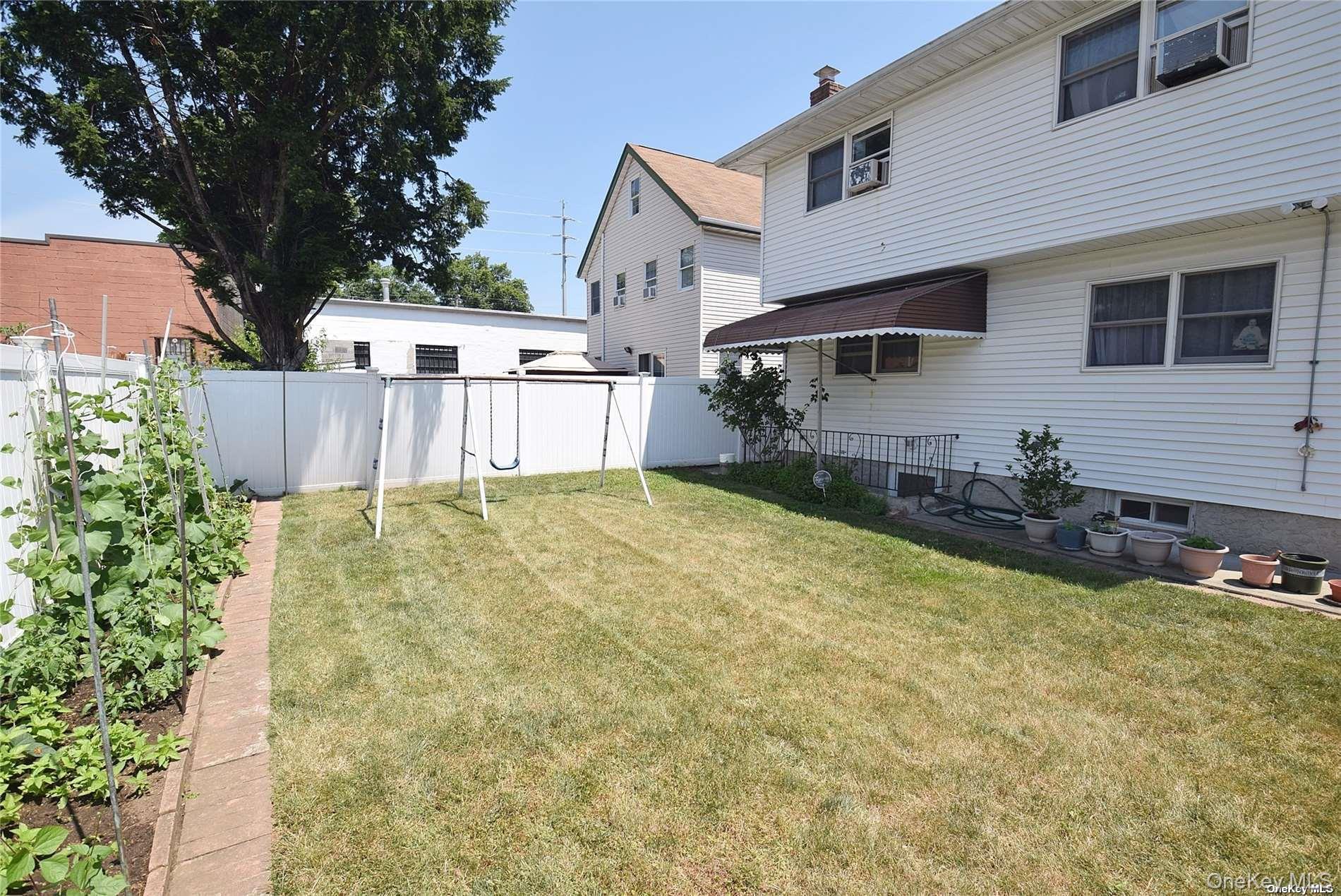 Single Family S 10th Street Nassau County, NY 11040, MLS-971409-29