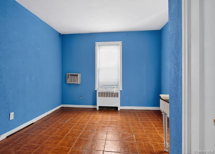 Single Family Ivy  Nassau County, NY 11552, MLS-971466-14