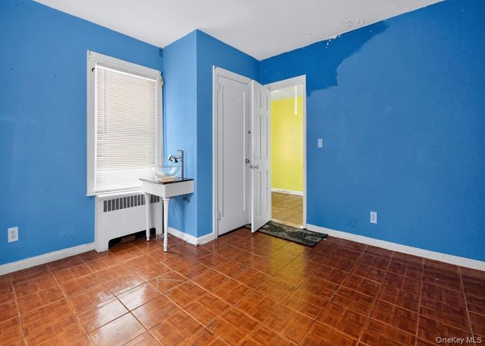 Single Family Ivy  Nassau County, NY 11552, MLS-971466-15