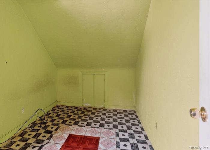 Single Family Ivy  Nassau County, NY 11552, MLS-971466-16