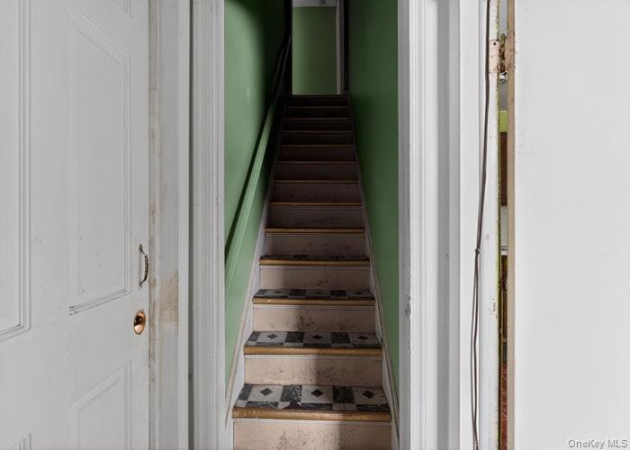 Single Family Ivy  Nassau County, NY 11552, MLS-971466-18