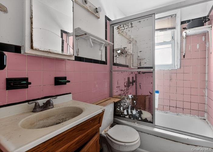 Single Family Ivy  Nassau County, NY 11552, MLS-971466-20