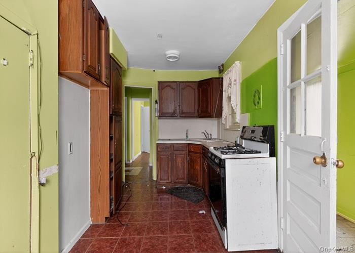 Single Family Ivy  Nassau County, NY 11552, MLS-971466-9