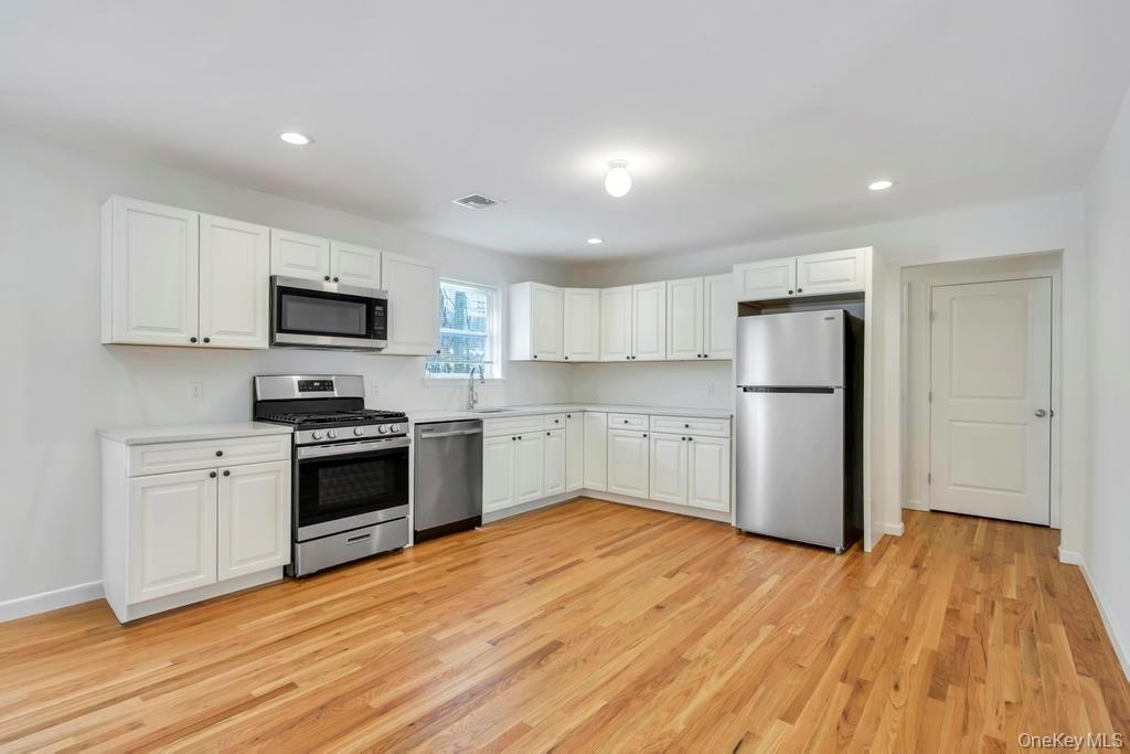 Single Family Ozark  Suffolk County, NY 11779, MLS-971480-21