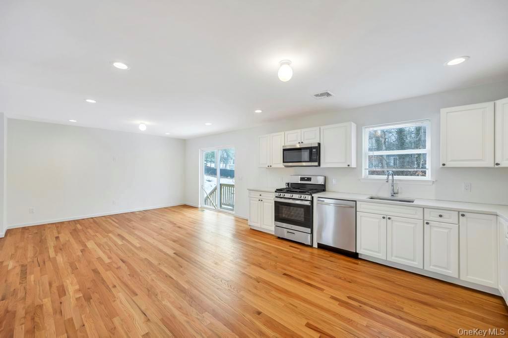 Single Family Ozark  Suffolk County, NY 11779, MLS-971480-22