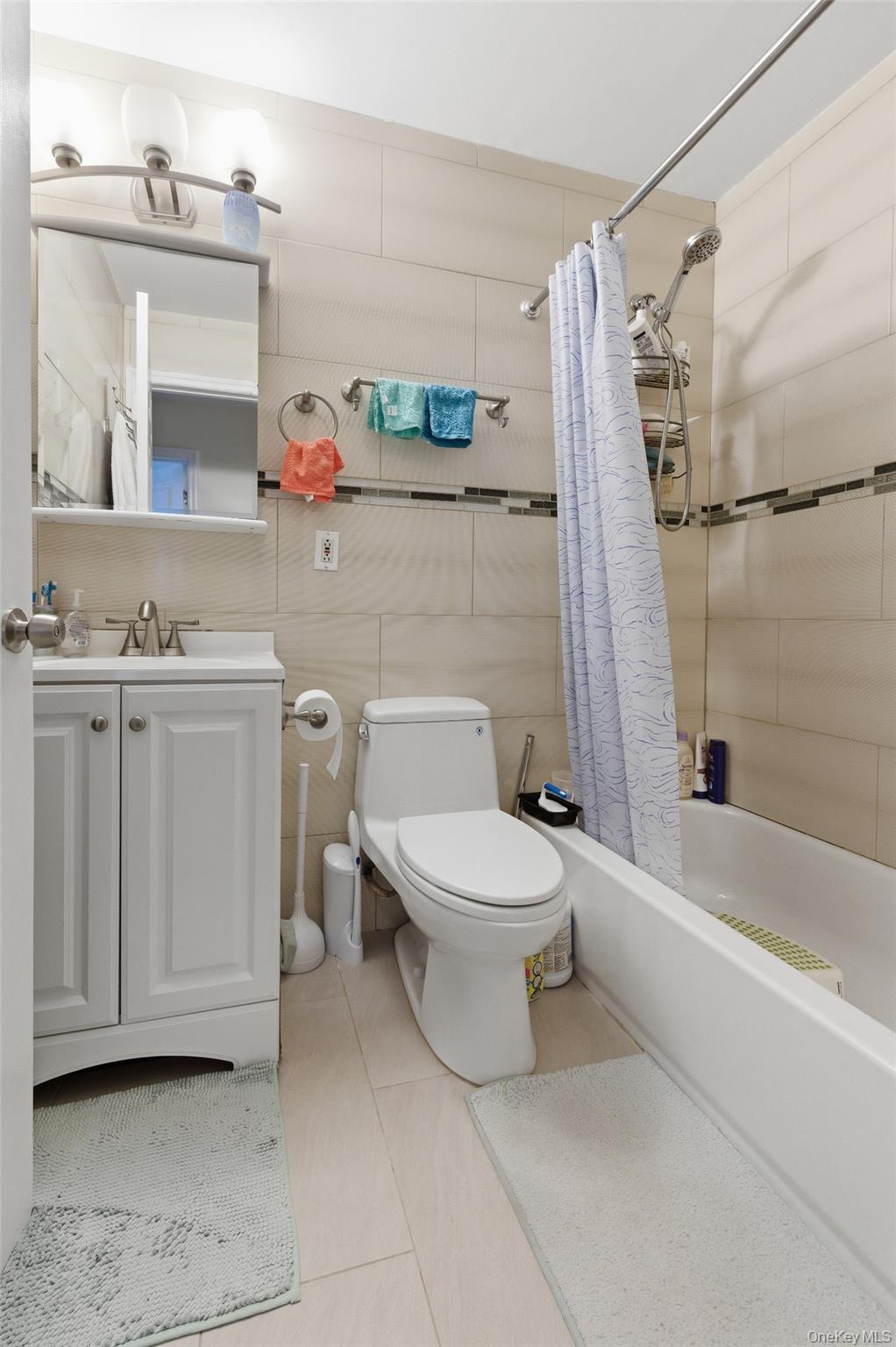 Condo Cloverdale  Queens, NY 11364, MLS-971508-18