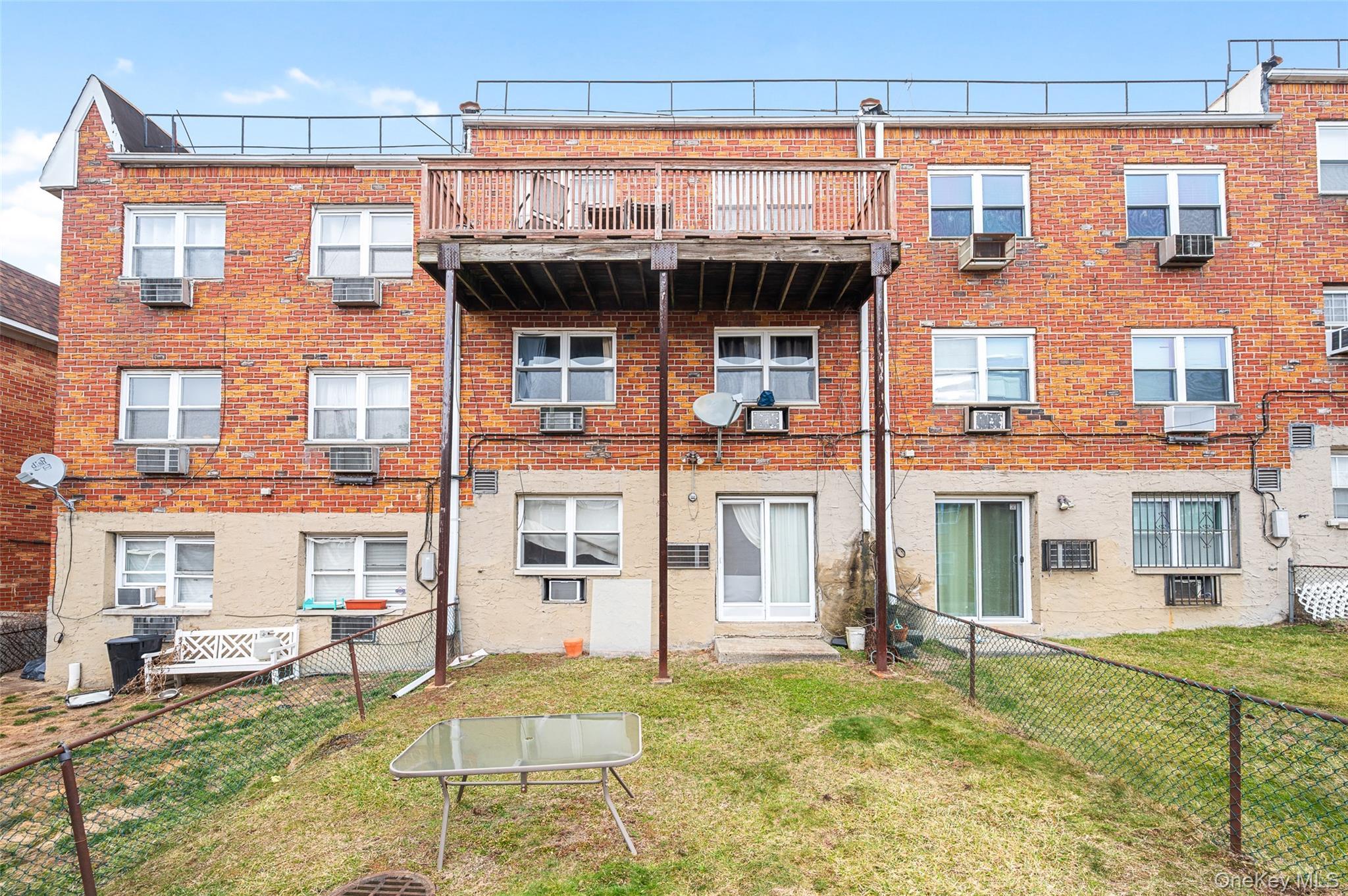 Condo Cloverdale  Queens, NY 11364, MLS-971508-3