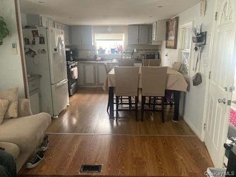 Single Family Old Country Suffolk County, NY 11901, MLS-971535-2