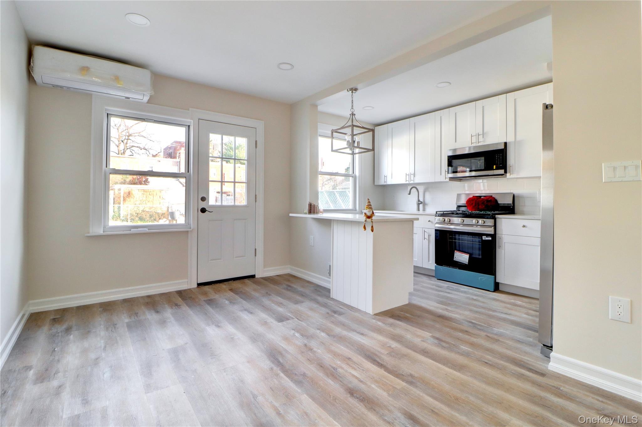 Single Family 159th  Queens, NY 11357, MLS-971593-10