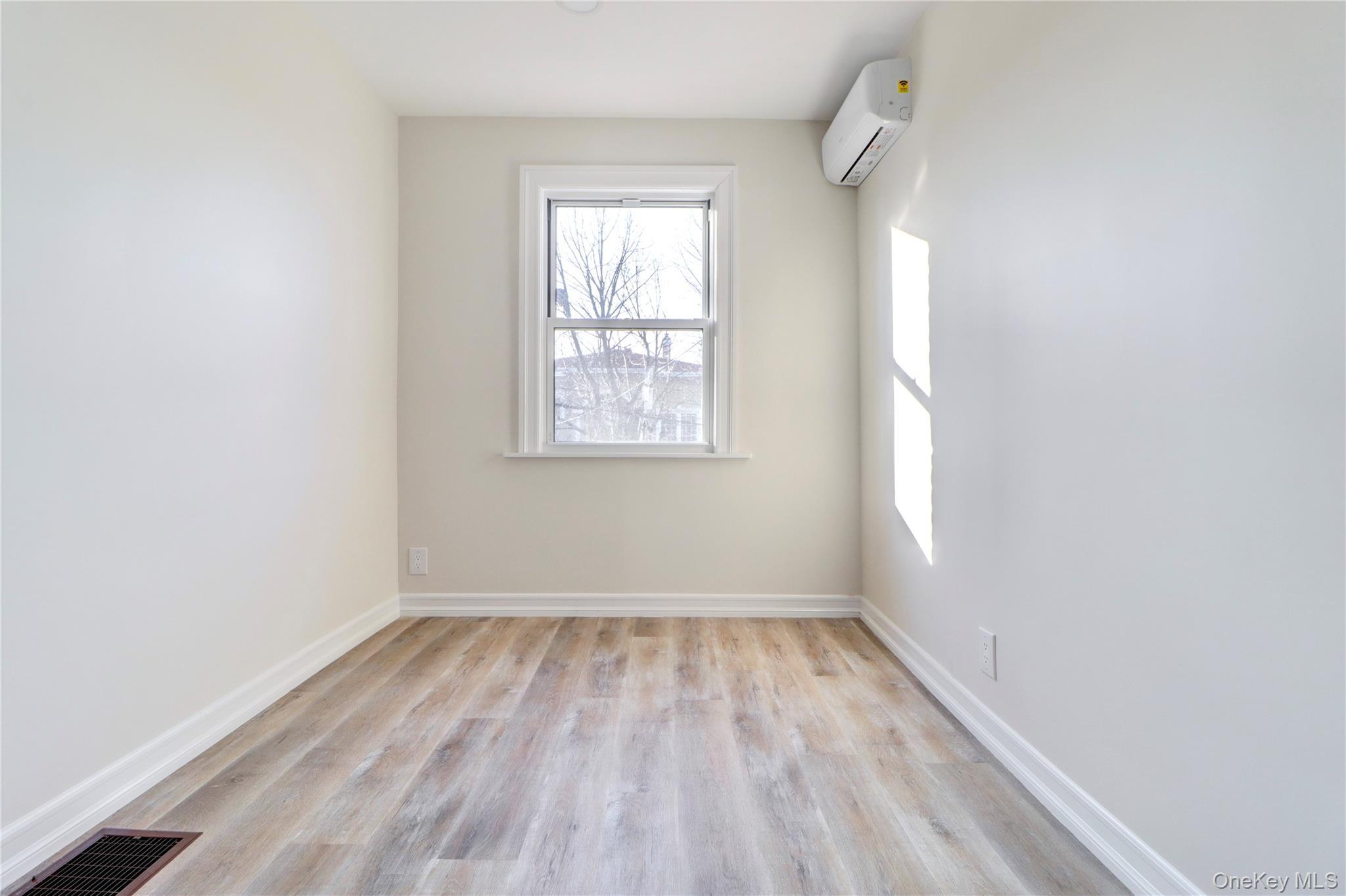 Single Family 159th  Queens, NY 11357, MLS-971593-24