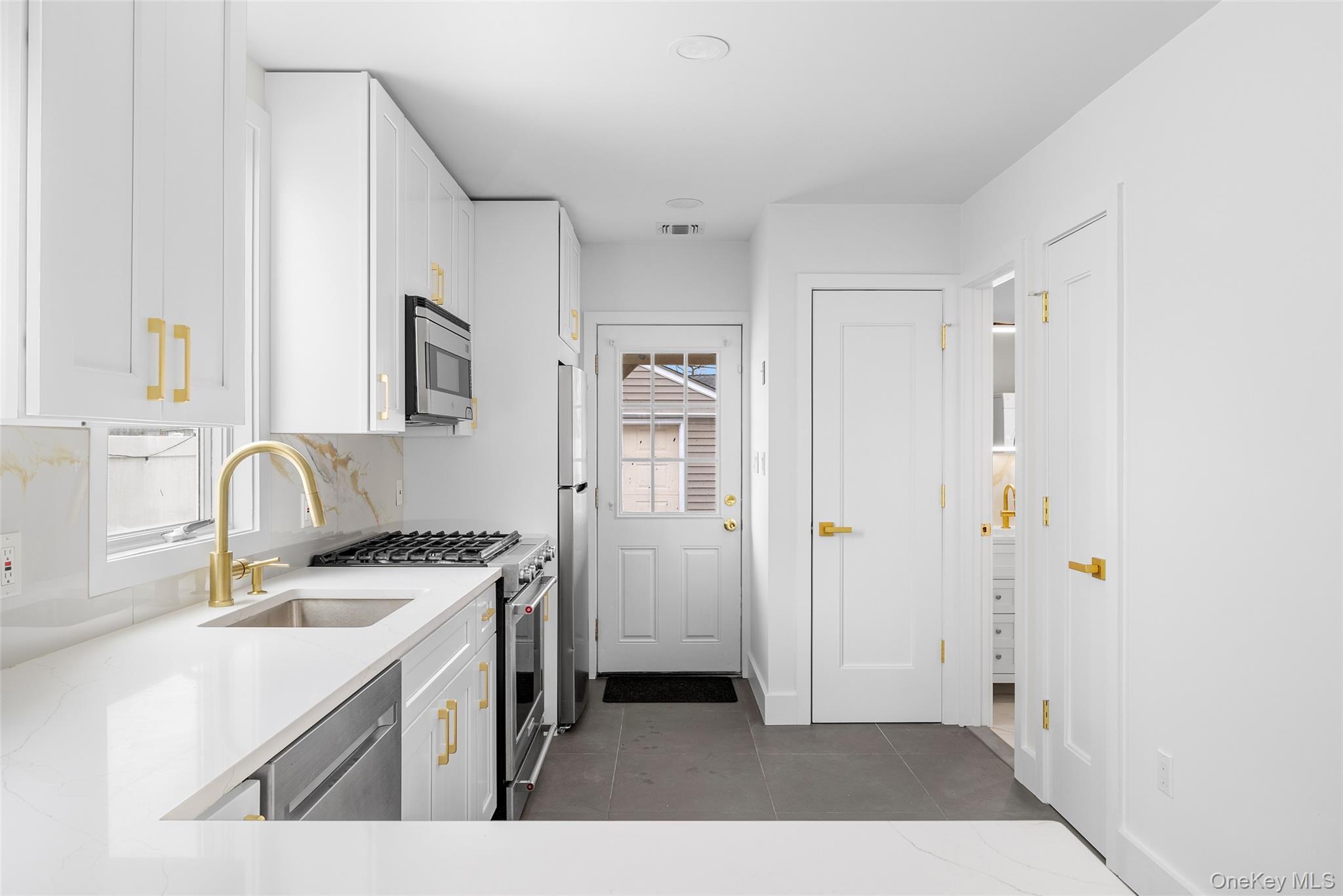 Single Family Kildare  Nassau County, NY 11558, MLS-971606-11