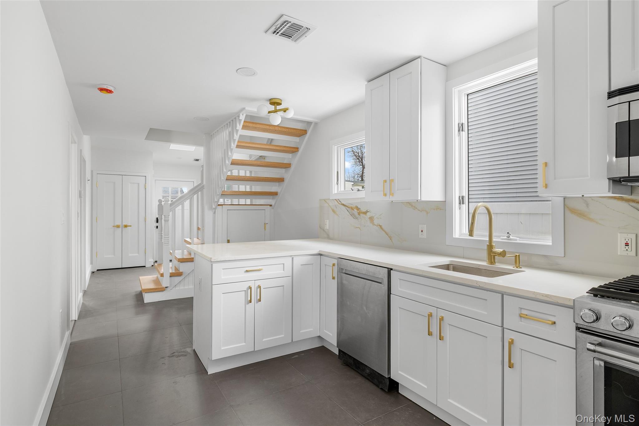 Single Family Kildare  Nassau County, NY 11558, MLS-971606-5