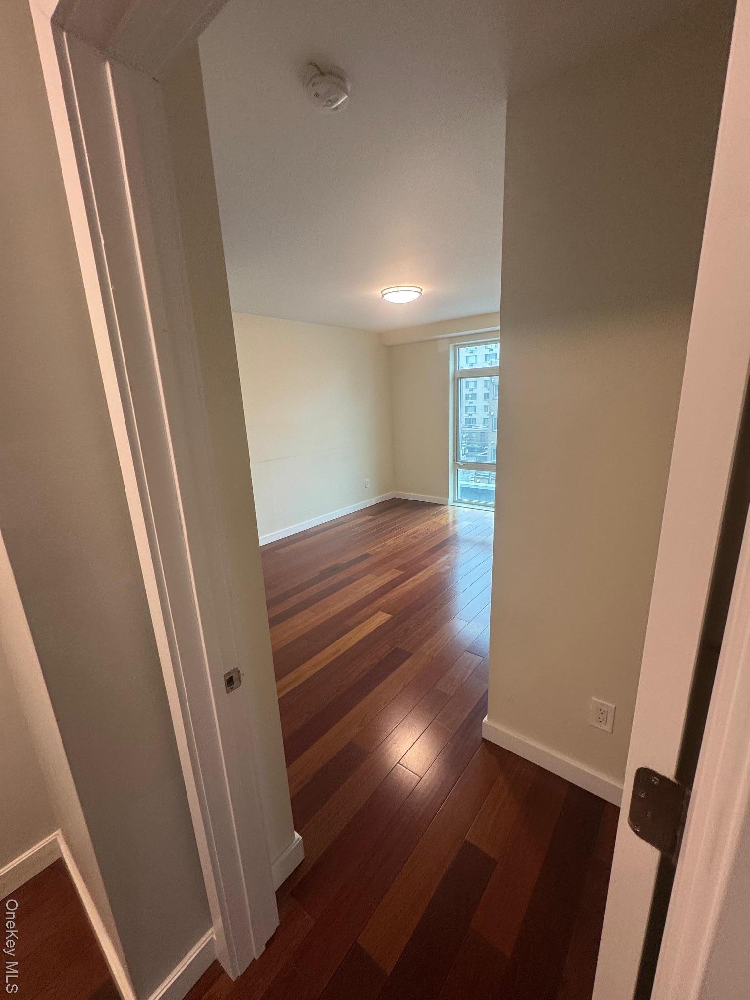 Condo 37th  Queens, NY 11354, MLS-971618-3