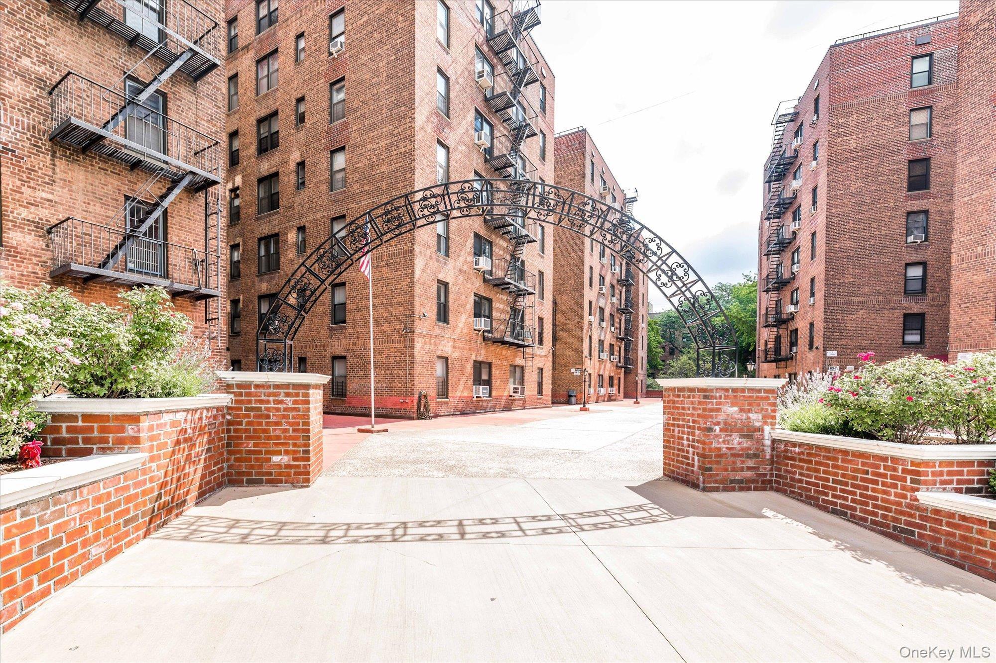 Coop Woodhaven  Queens, NY 11421, MLS-971632-27