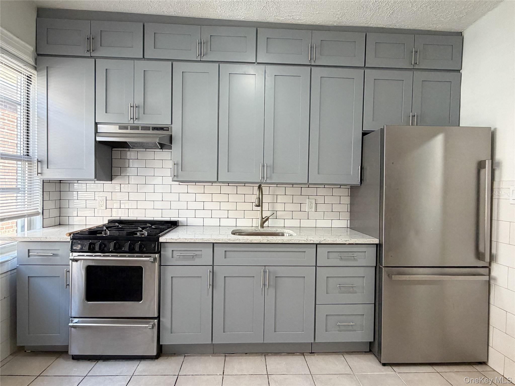 Apartment Coddington  Bronx, NY 10461, MLS-971640-17