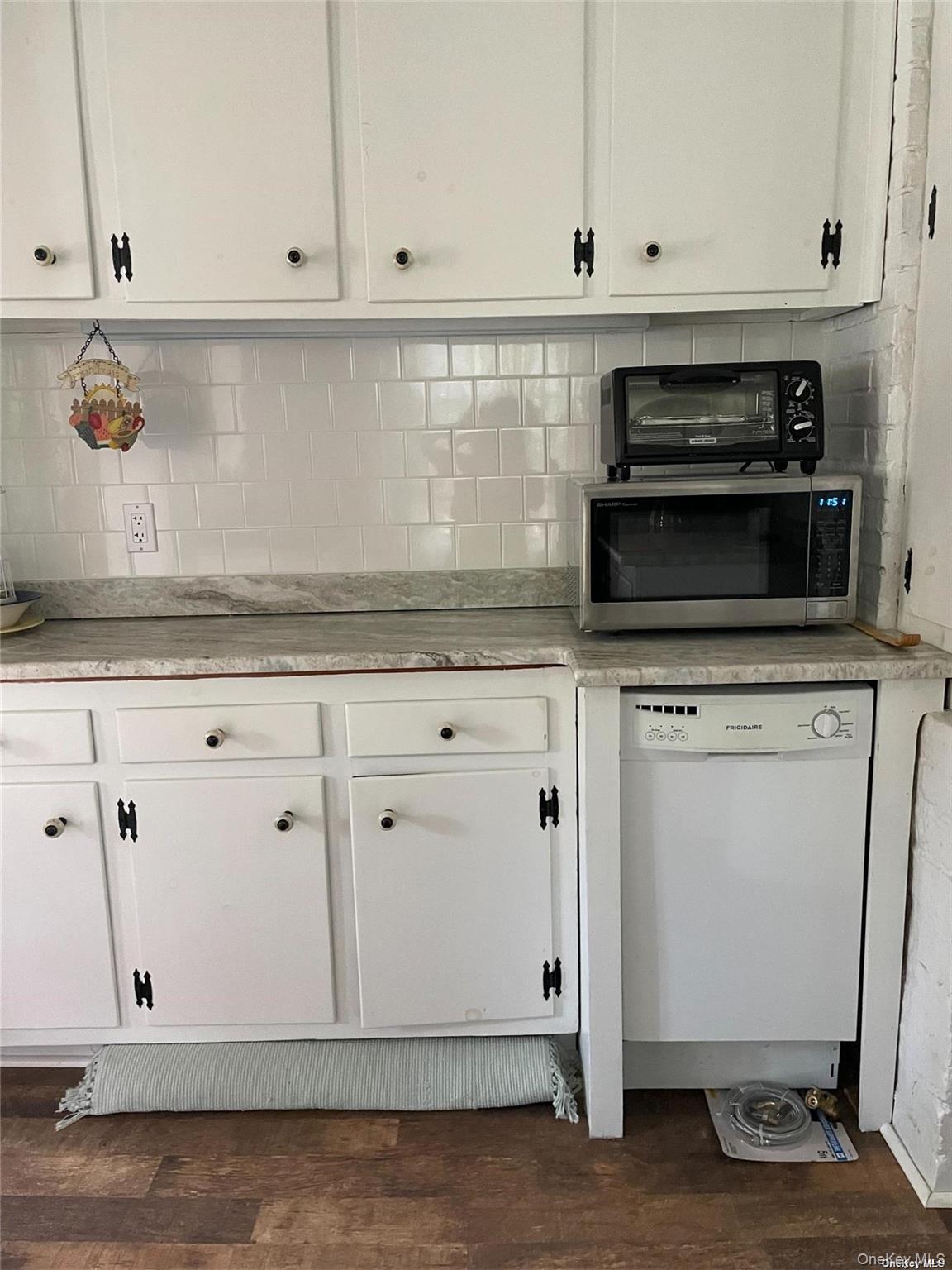 Single Family Neptune  Suffolk County, NY 11778, MLS-971654-27