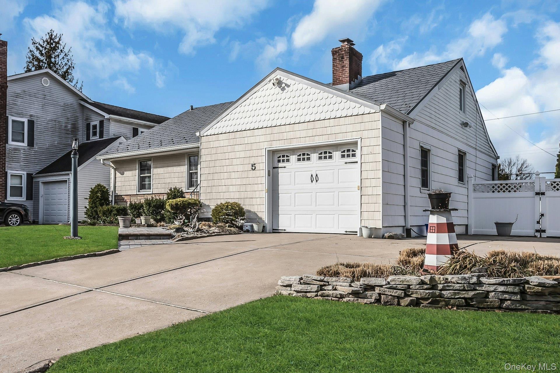 Single Family Sherwood  Nassau County, NY 11542, MLS-971667-2