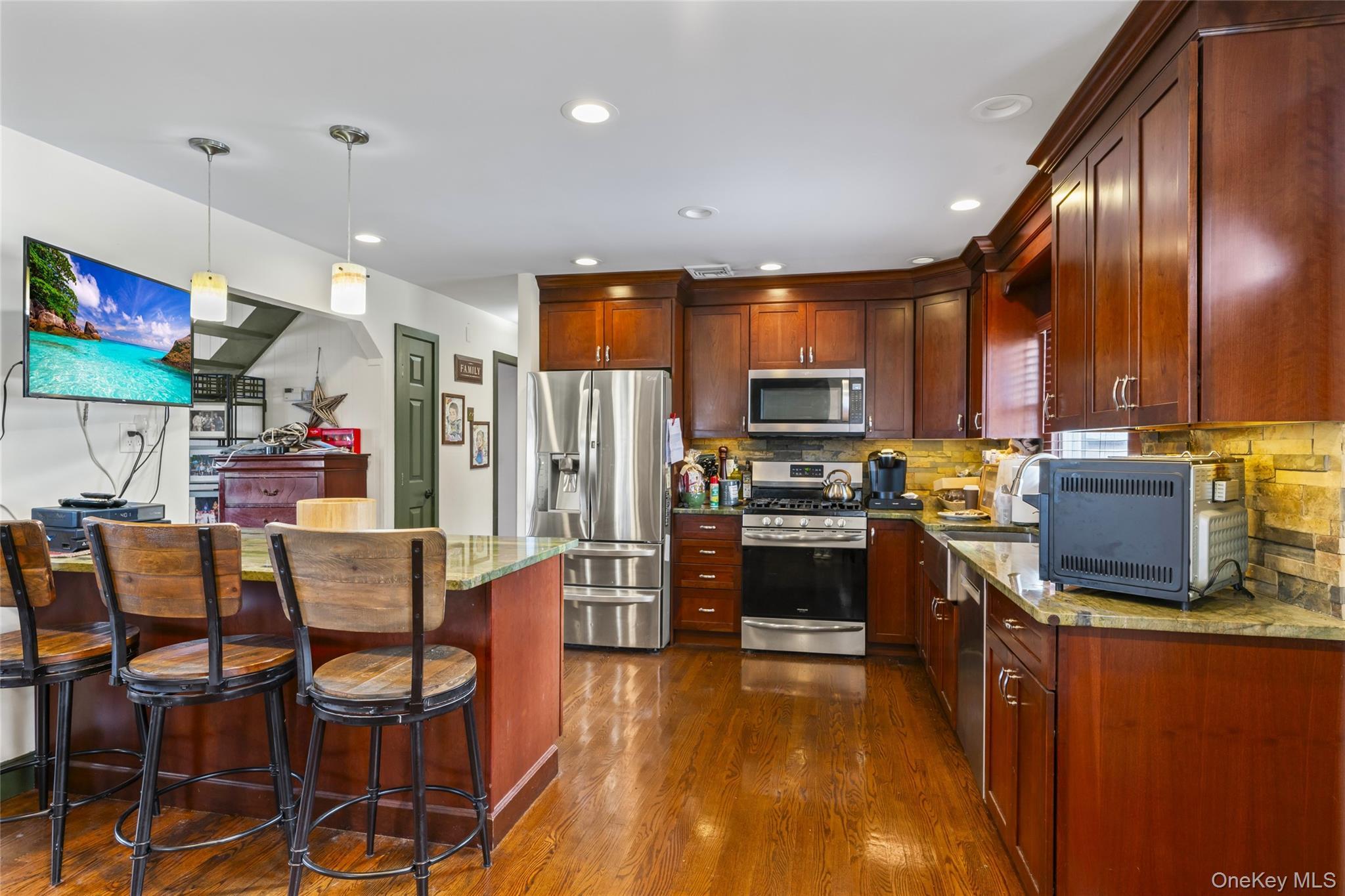 Single Family Burnett  Suffolk County, NY 11706, MLS-971694-11