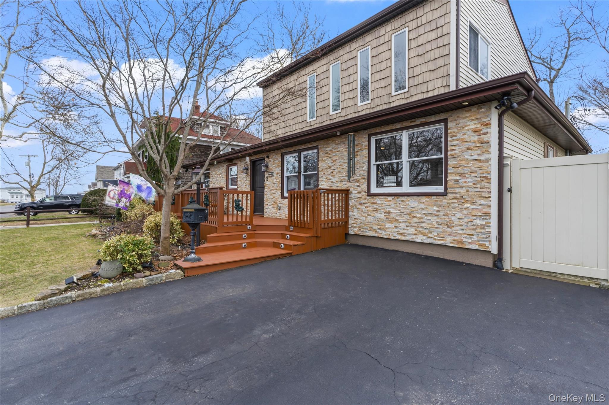 Single Family Burnett  Suffolk County, NY 11706, MLS-971694-2