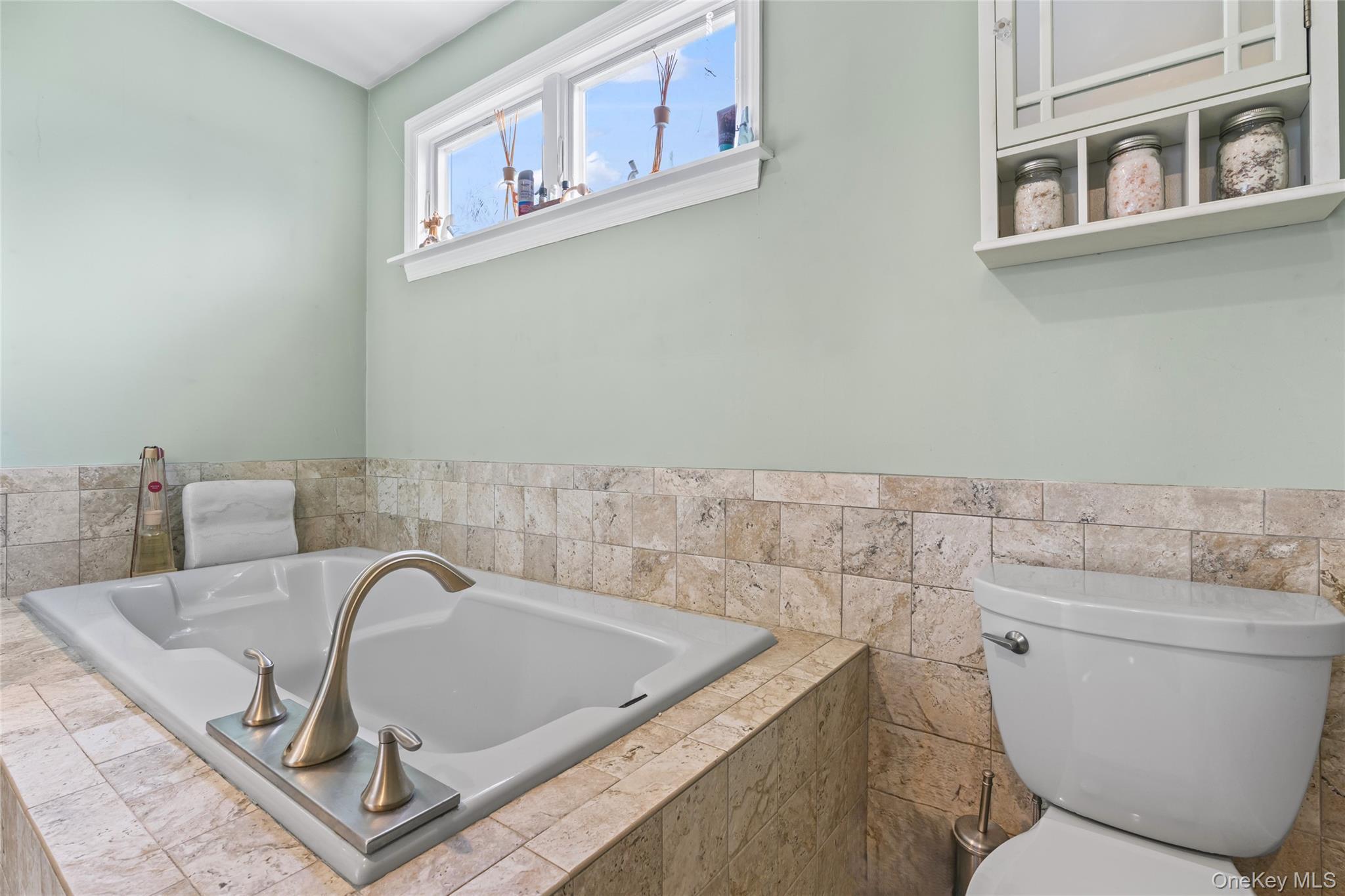 Single Family Burnett  Suffolk County, NY 11706, MLS-971694-25