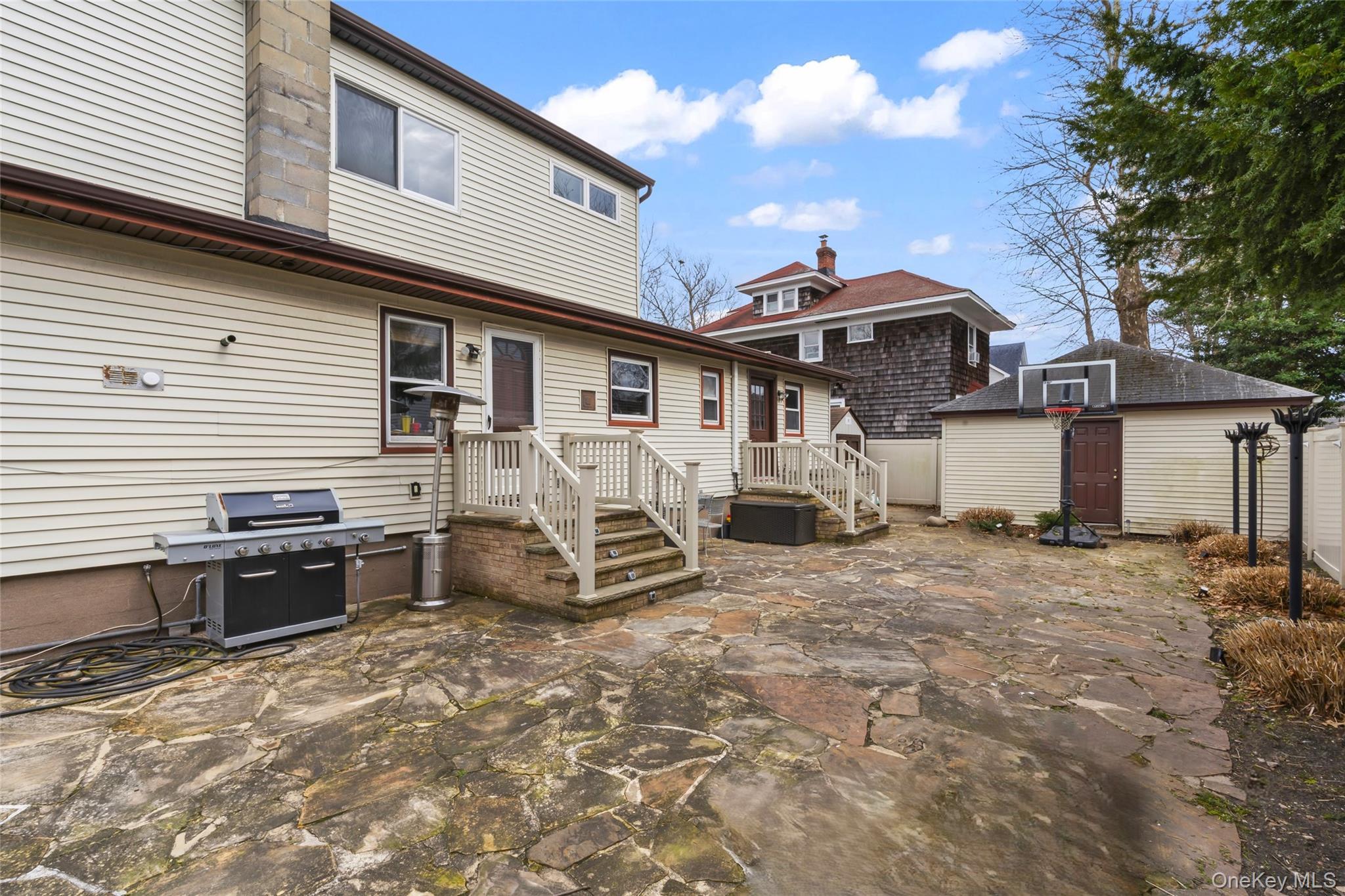Single Family Burnett  Suffolk County, NY 11706, MLS-971694-28